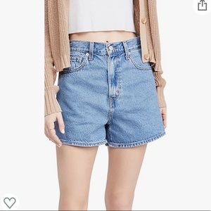 Levi’s high loose shorts size 28 - never worn! Blue Number One